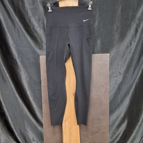 Nike Black Leggings - Picture 1 of 10